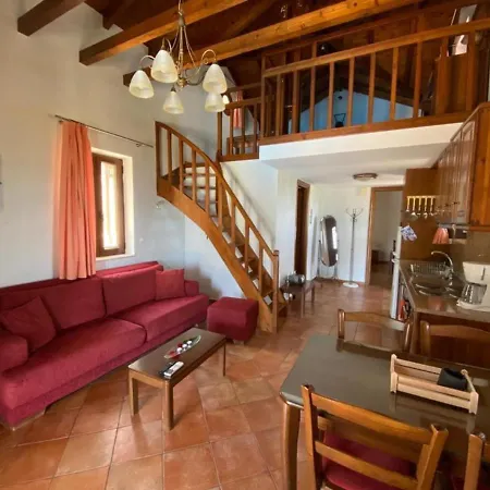 Executive Scorpios With Private Pool Vavkerí